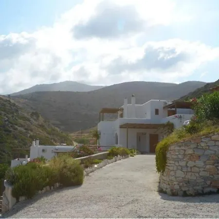 Mikra Bay Vineyard - Rozako * Naxos City
